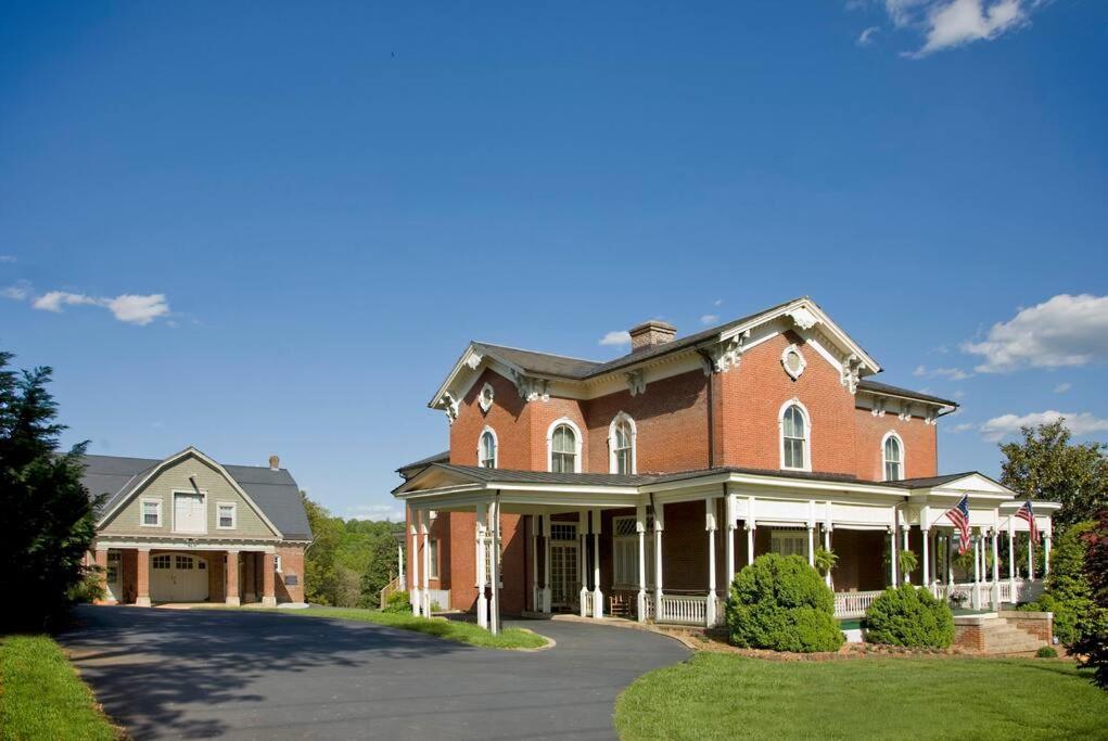 Peaceful Easy Feelings - King Sized Bed - Sleeps 2 Appartement Lynchburg Buitenkant foto