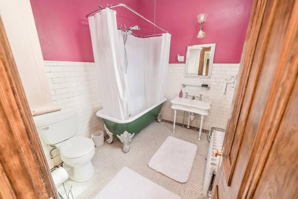 Peaceful Easy Feelings - King Sized Bed - Sleeps 2 Appartement Lynchburg Buitenkant foto